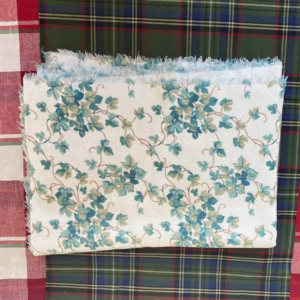 Green Foliage Vine Print Tablecloth with Fringe Edges 52